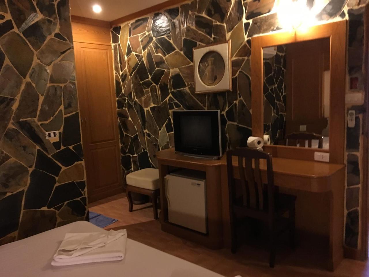 Ruen Thai Guesthouse パトン エクステリア 写真